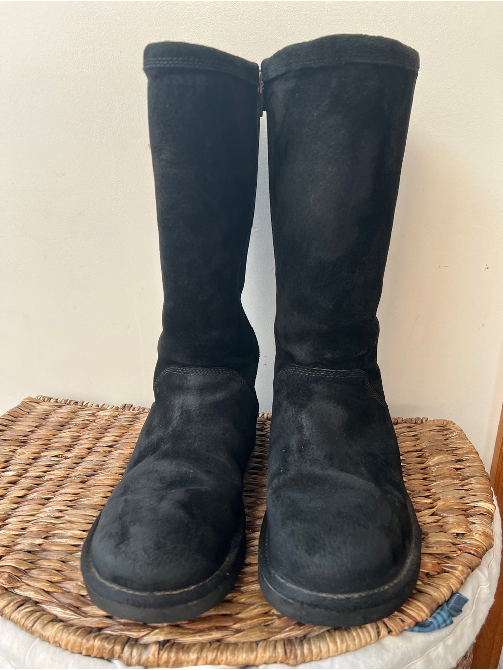 Ugg Boots Classic tall size 10 EUC